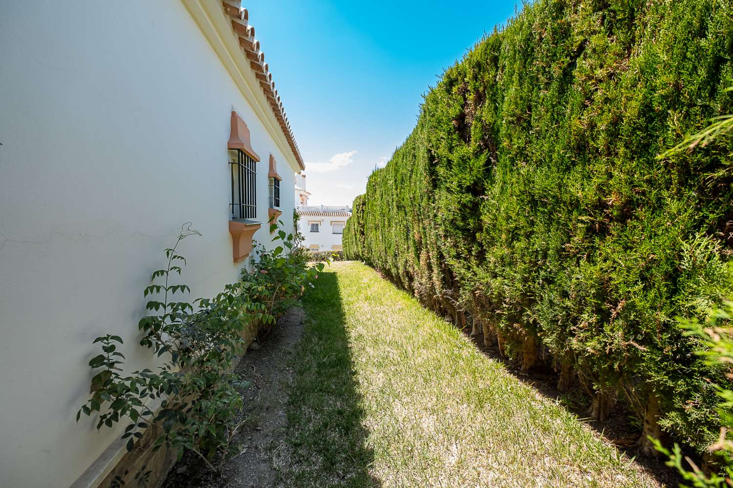 Beautiful independent house in Torrox Park Urbanization
