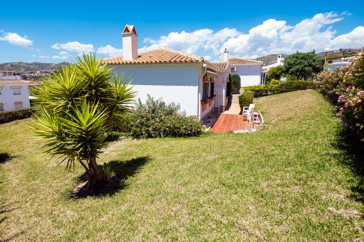 Beautiful independent house in Torrox Park Urbanization