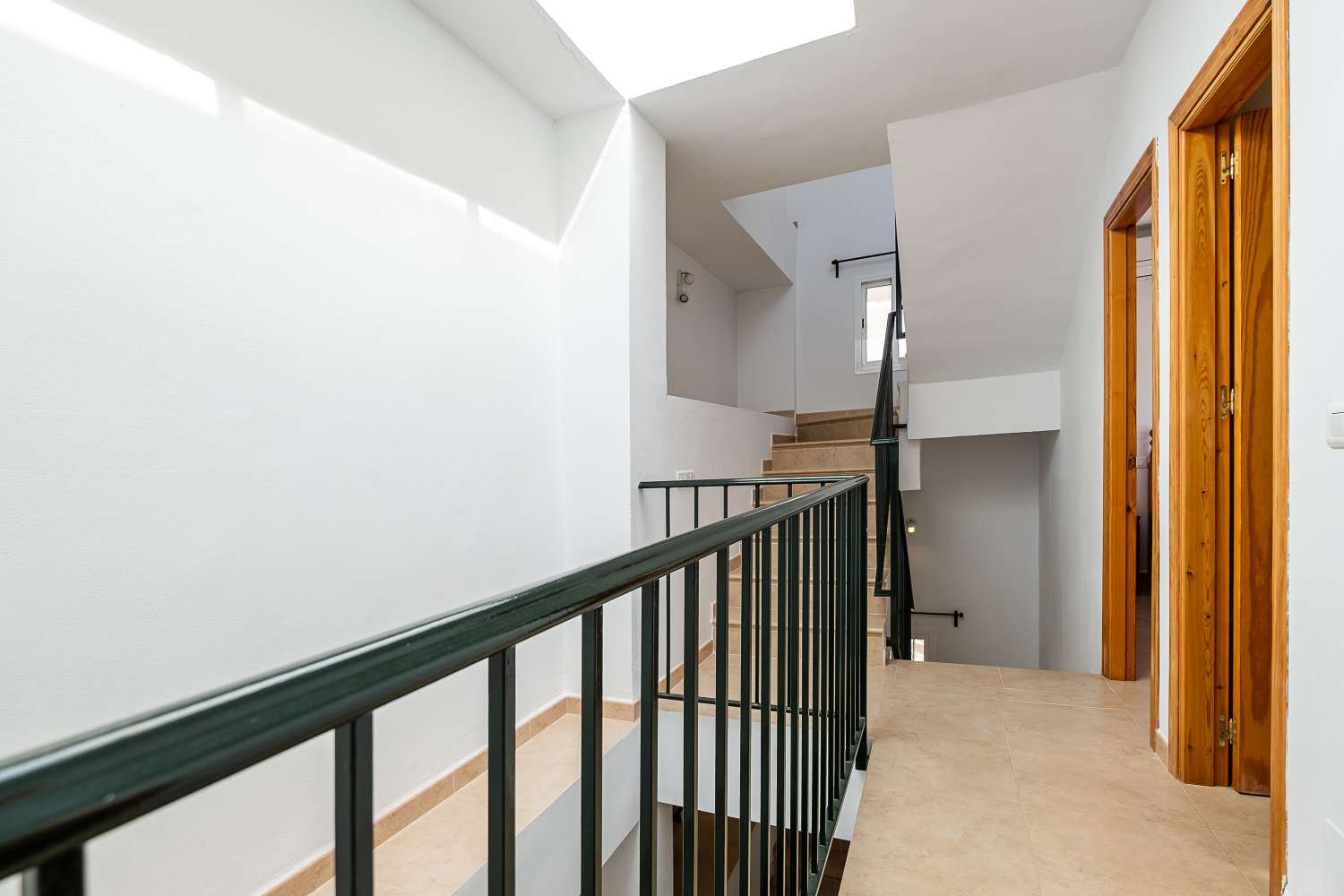 Spacious semi-detached villa in Flamingo Urbanization - Nerja