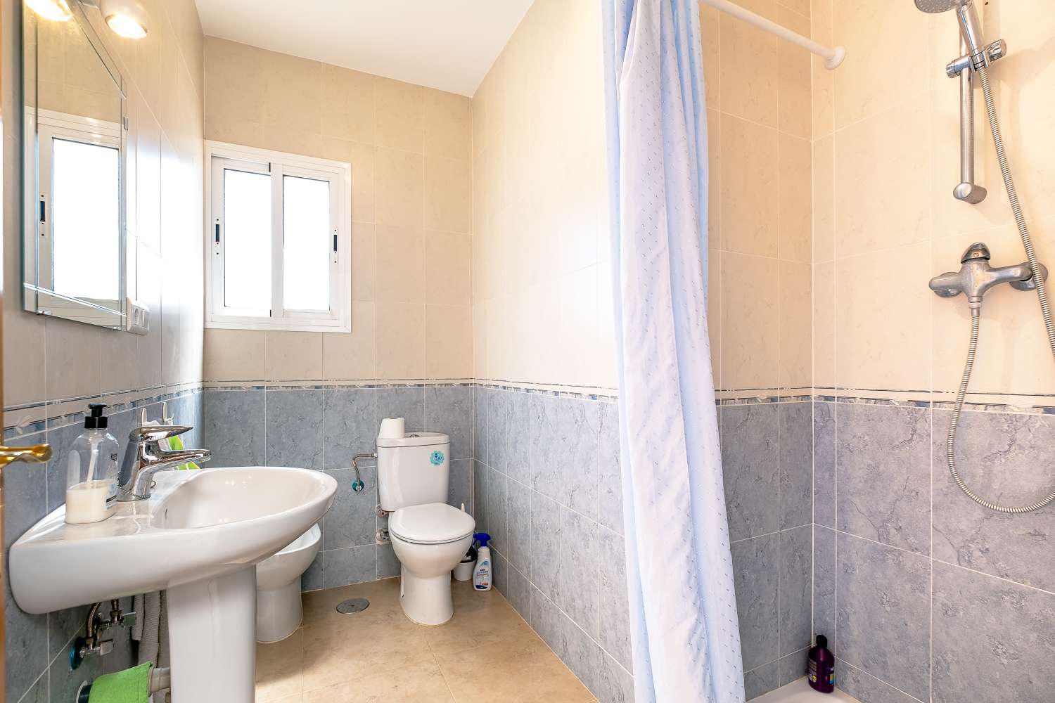 Spacious semi-detached villa in Flamingo Urbanization - Nerja