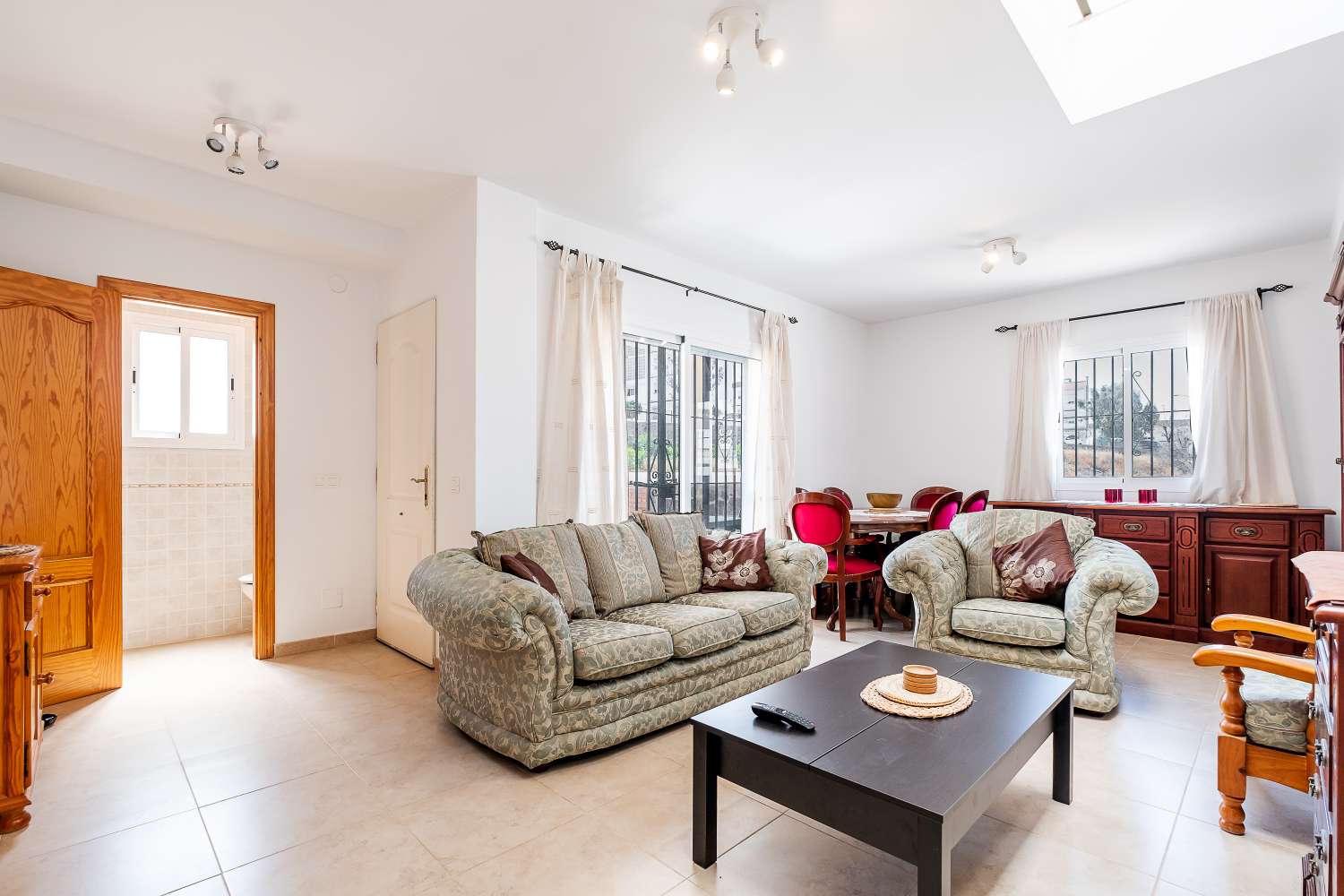 Spacious semi-detached villa in Flamingo Urbanization - Nerja