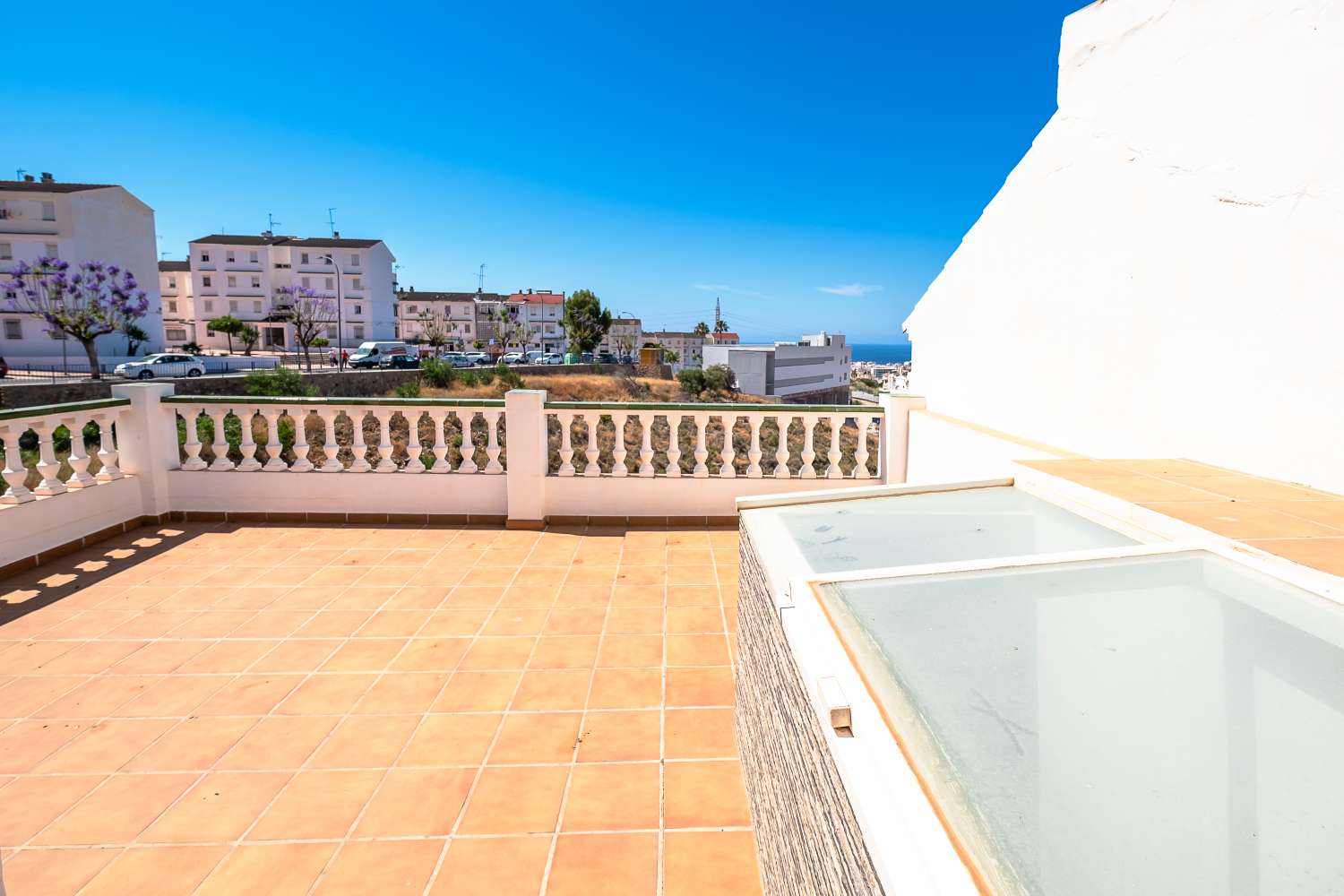 Spacious semi-detached villa in Flamingo Urbanization - Nerja