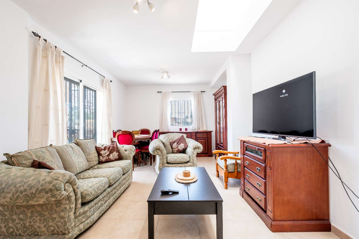 Spacious semi-detached villa in Flamingo Urbanization - Nerja
