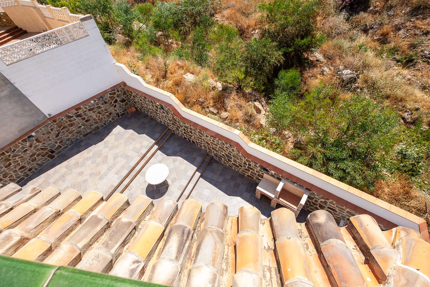Spacious semi-detached villa in Flamingo Urbanization - Nerja