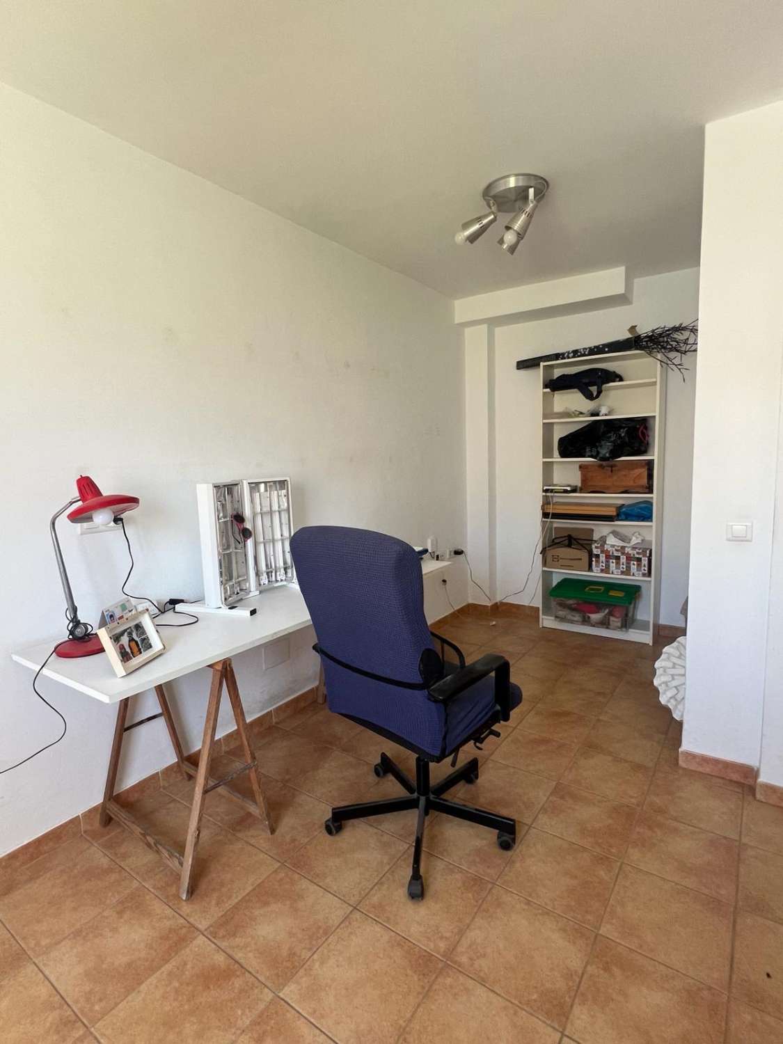 Espaciosa casa con piscina y parking en Nerja
