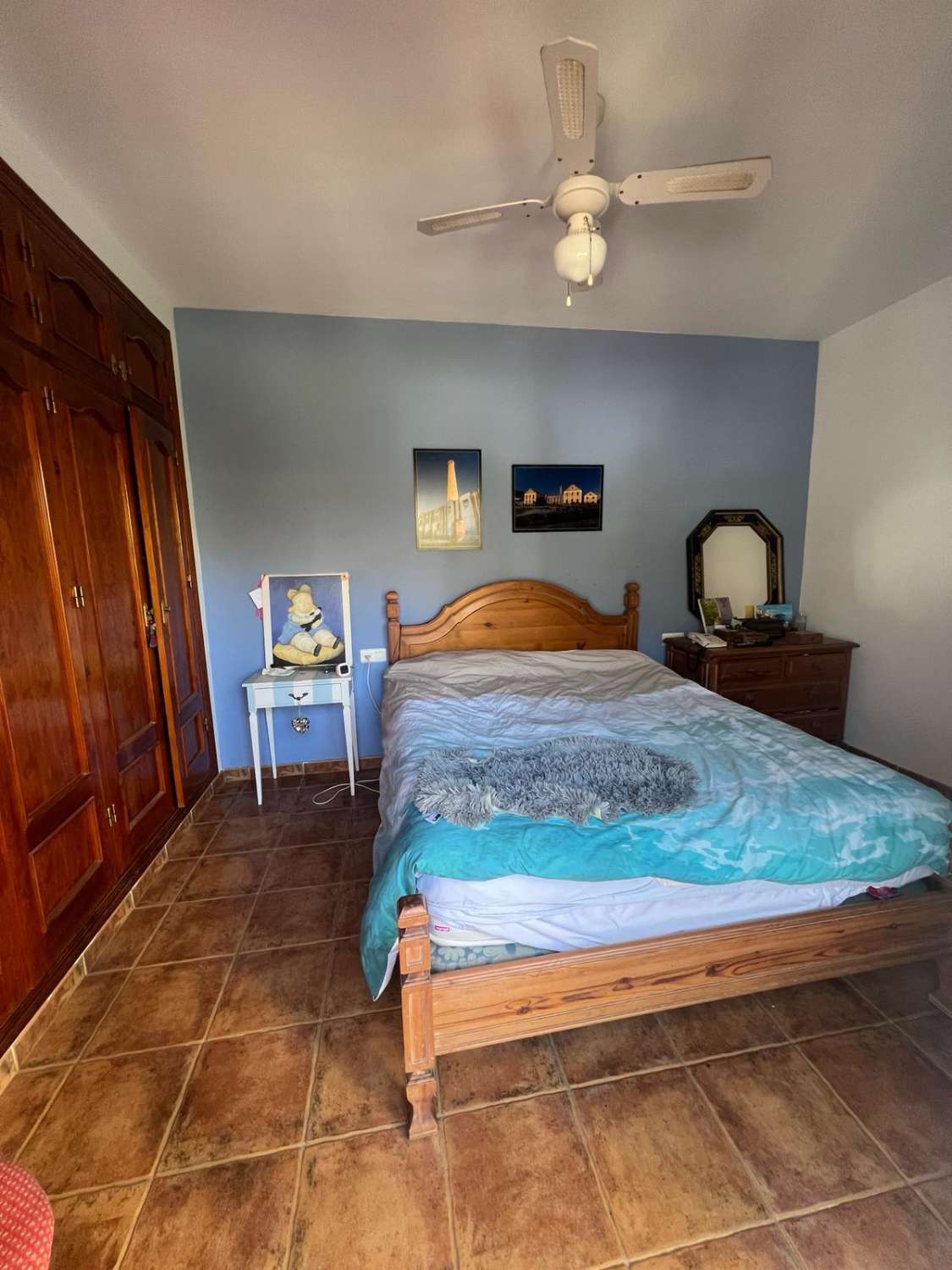 Espaciosa casa con piscina y parking en Nerja