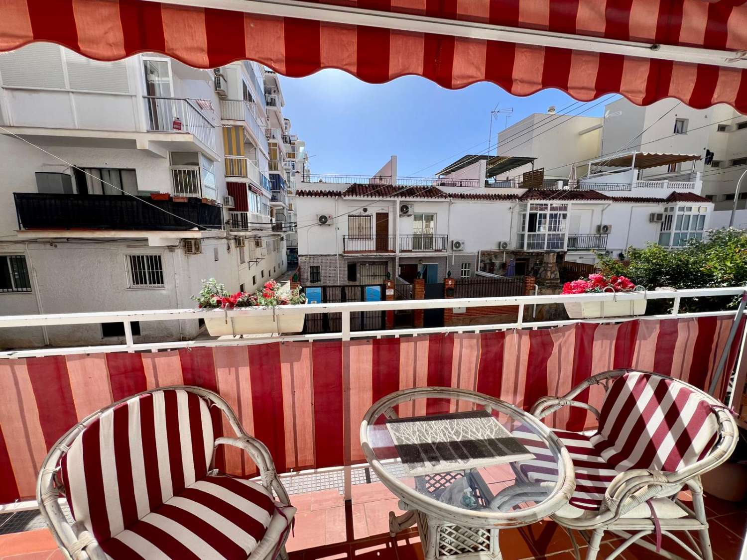 Bonito y soleado estudio reformado cerca de la Playa de Torrecilla - Nerja