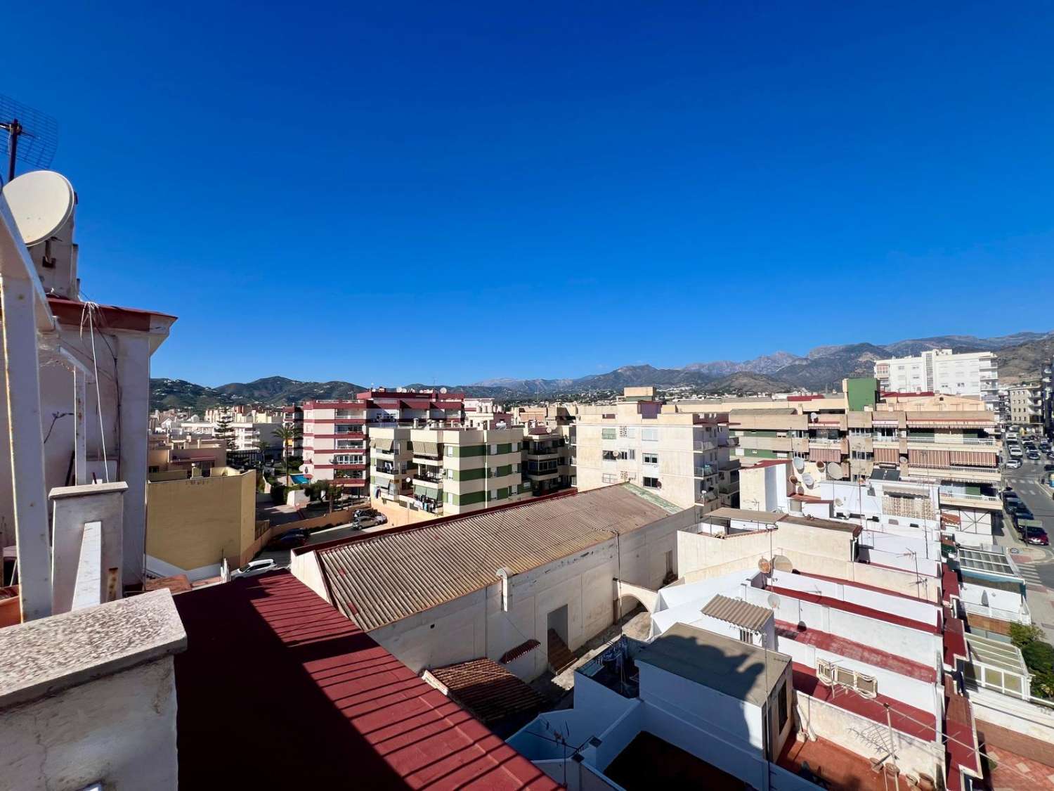 Bonito y soleado estudio reformado cerca de la Playa de Torrecilla - Nerja