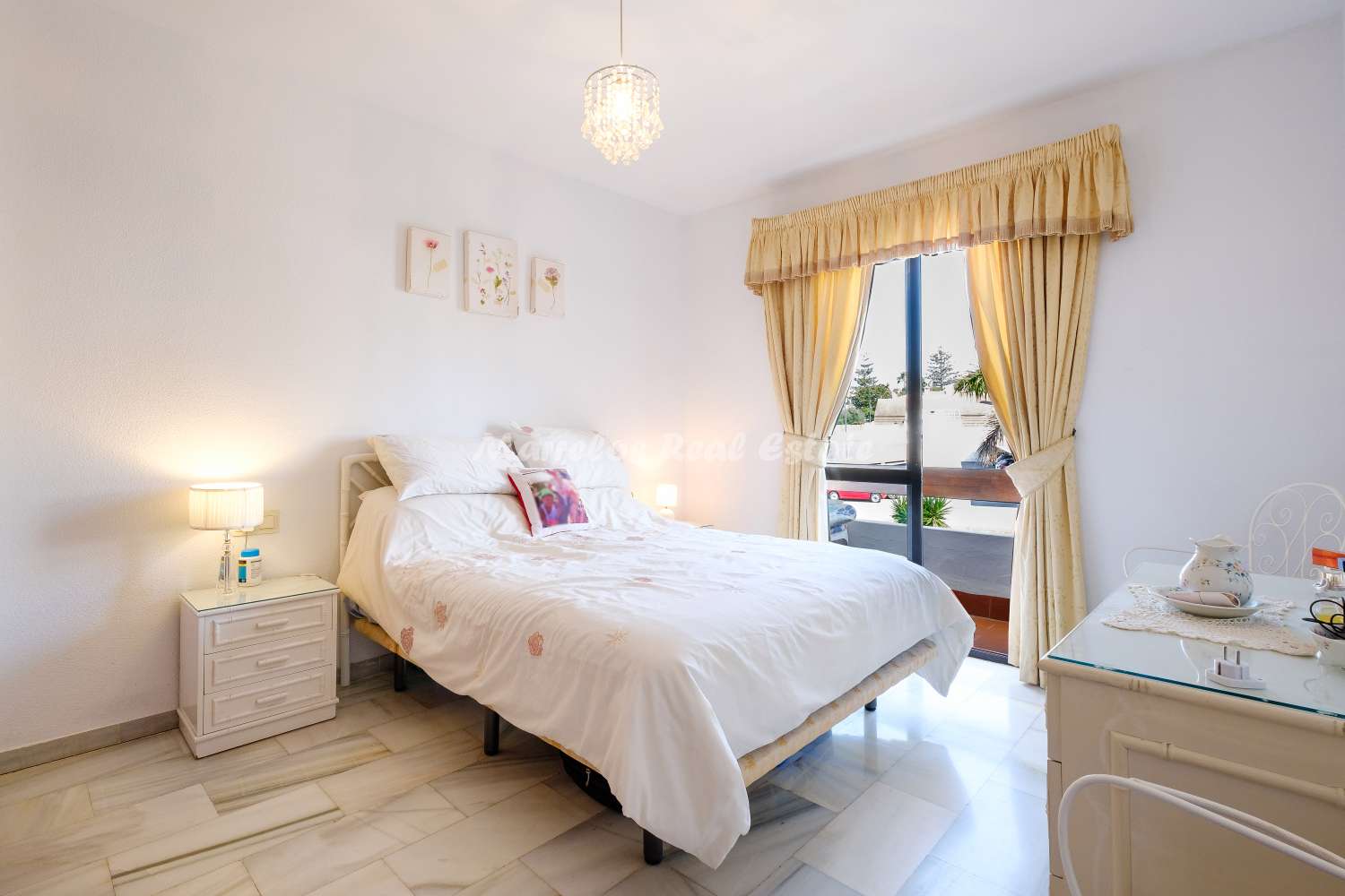 Beautiful apartment in urbanization in central Nerja with pool and gardens
