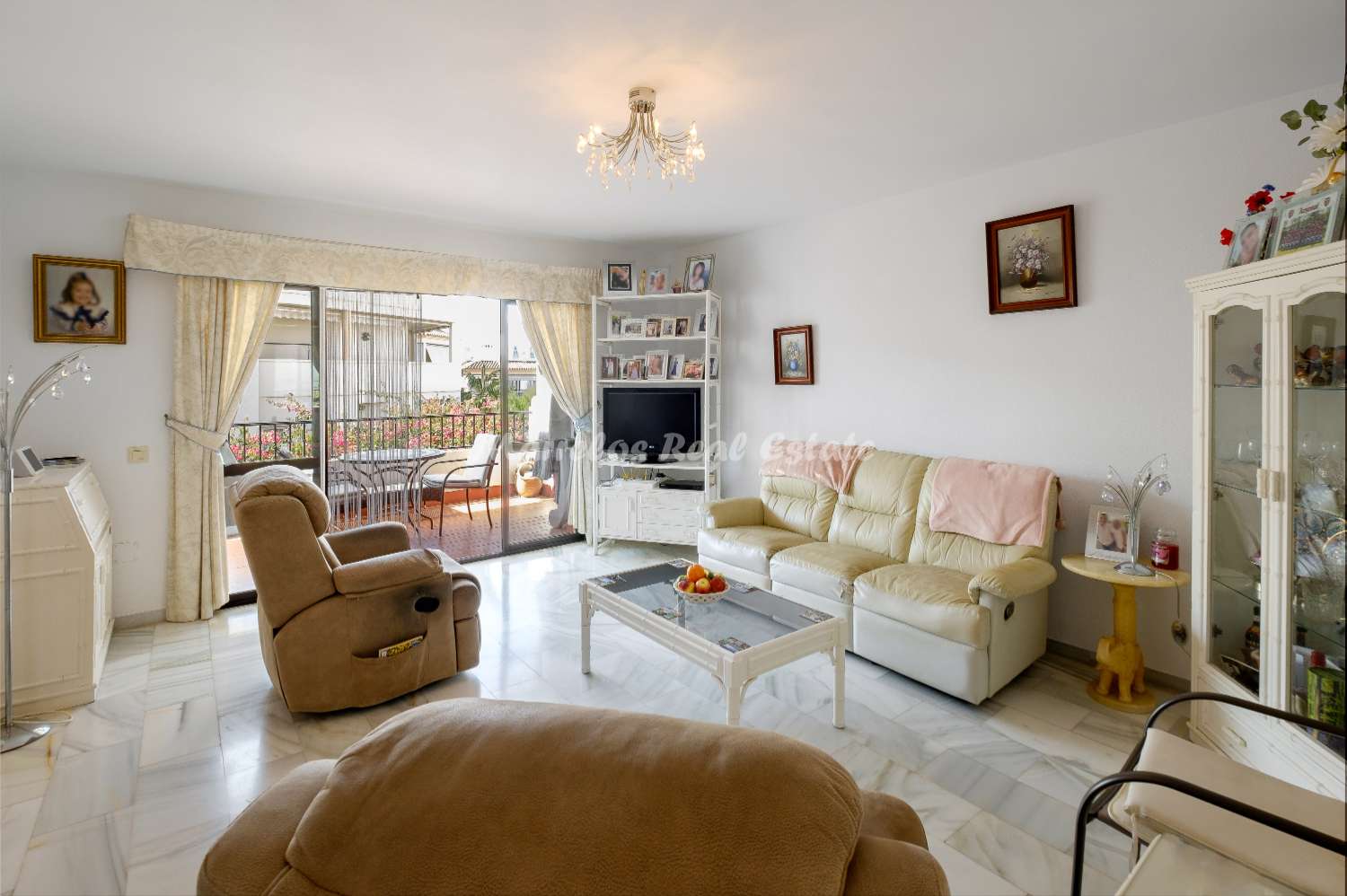 Beautiful apartment in urbanization in central Nerja with pool and gardens
