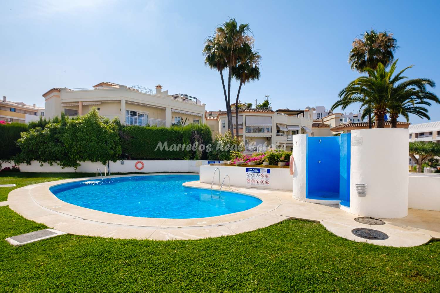 Beautiful apartment in urbanization in central Nerja with pool and gardens