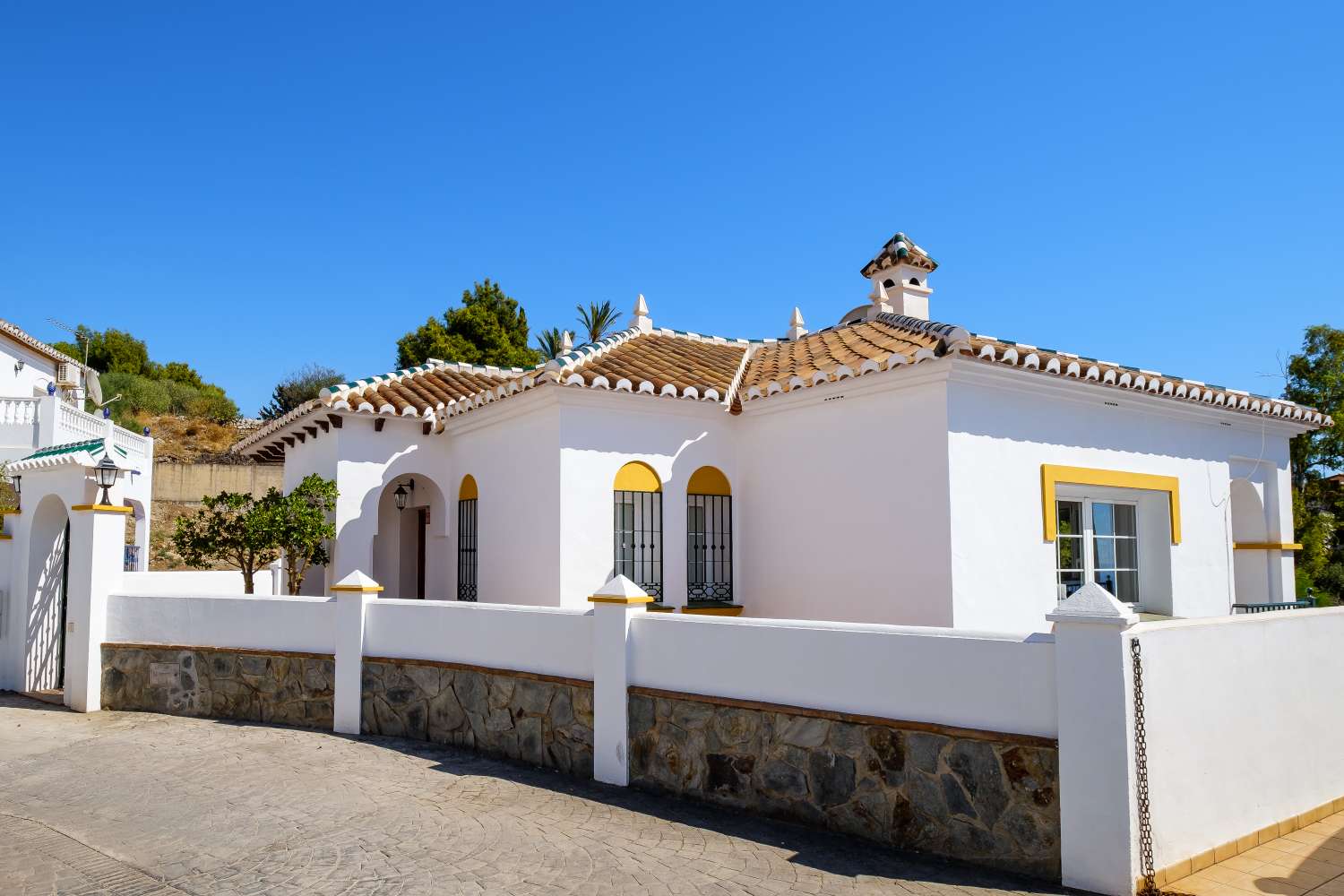 Preciosa villa independiente en Frigiliana con vistas al mar