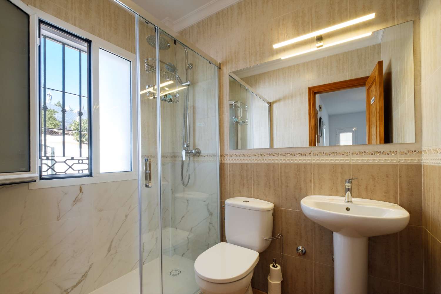 Preciosa villa independiente en Frigiliana con vistas al mar