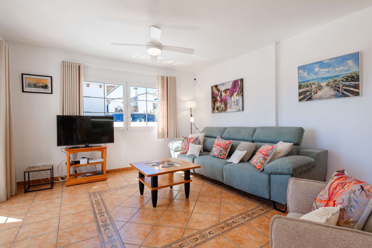 Preciosa villa independiente en Frigiliana con vistas al mar