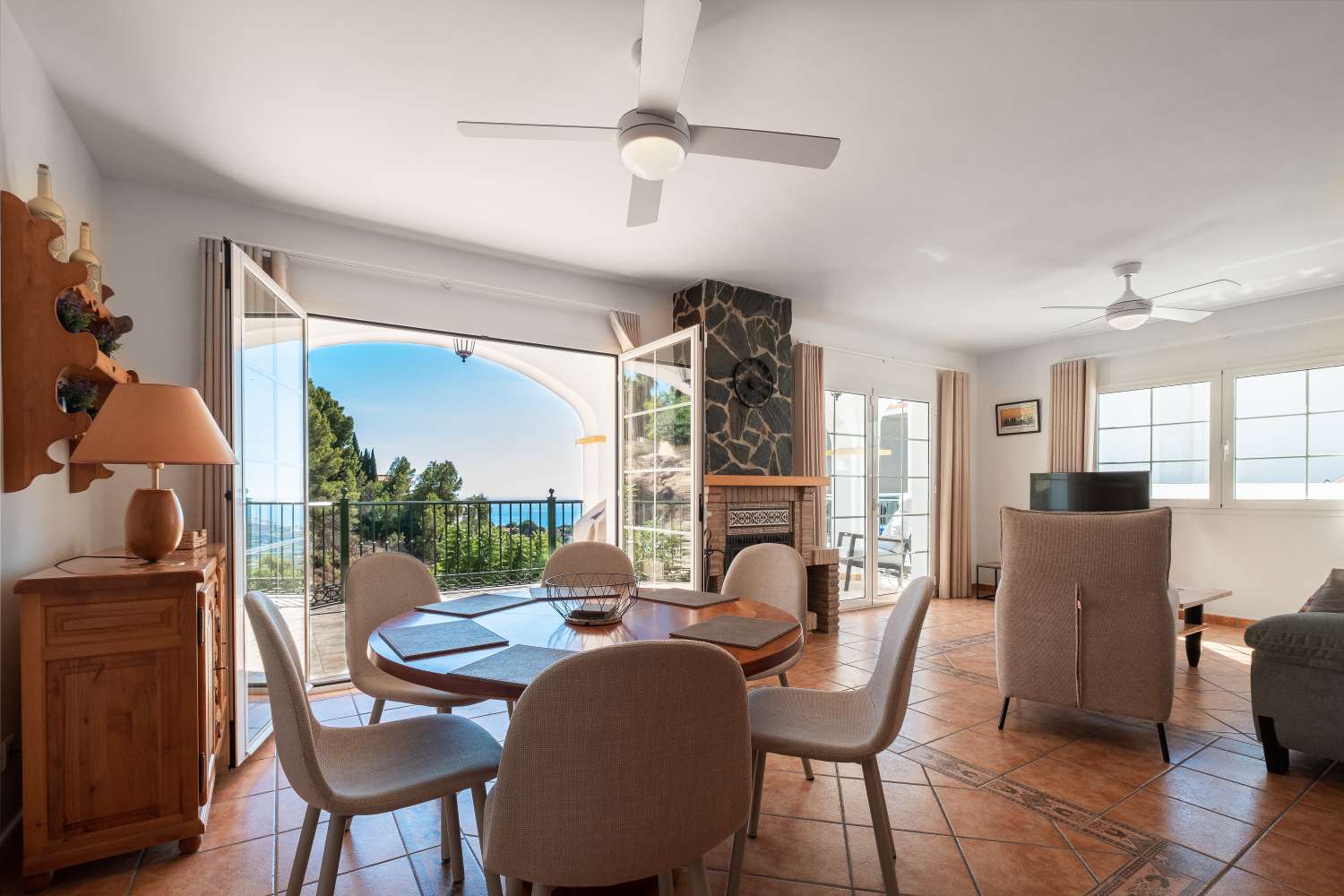 Preciosa villa independiente en Frigiliana con vistas al mar