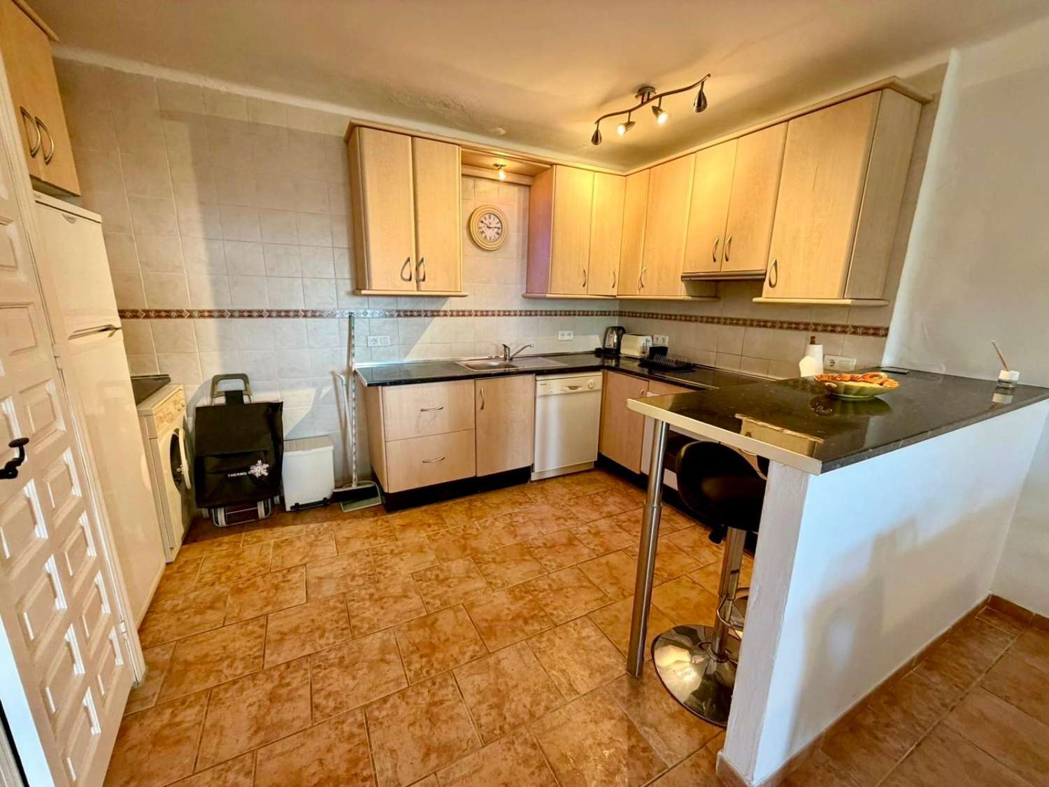 Casa con piscina y vistas al mar