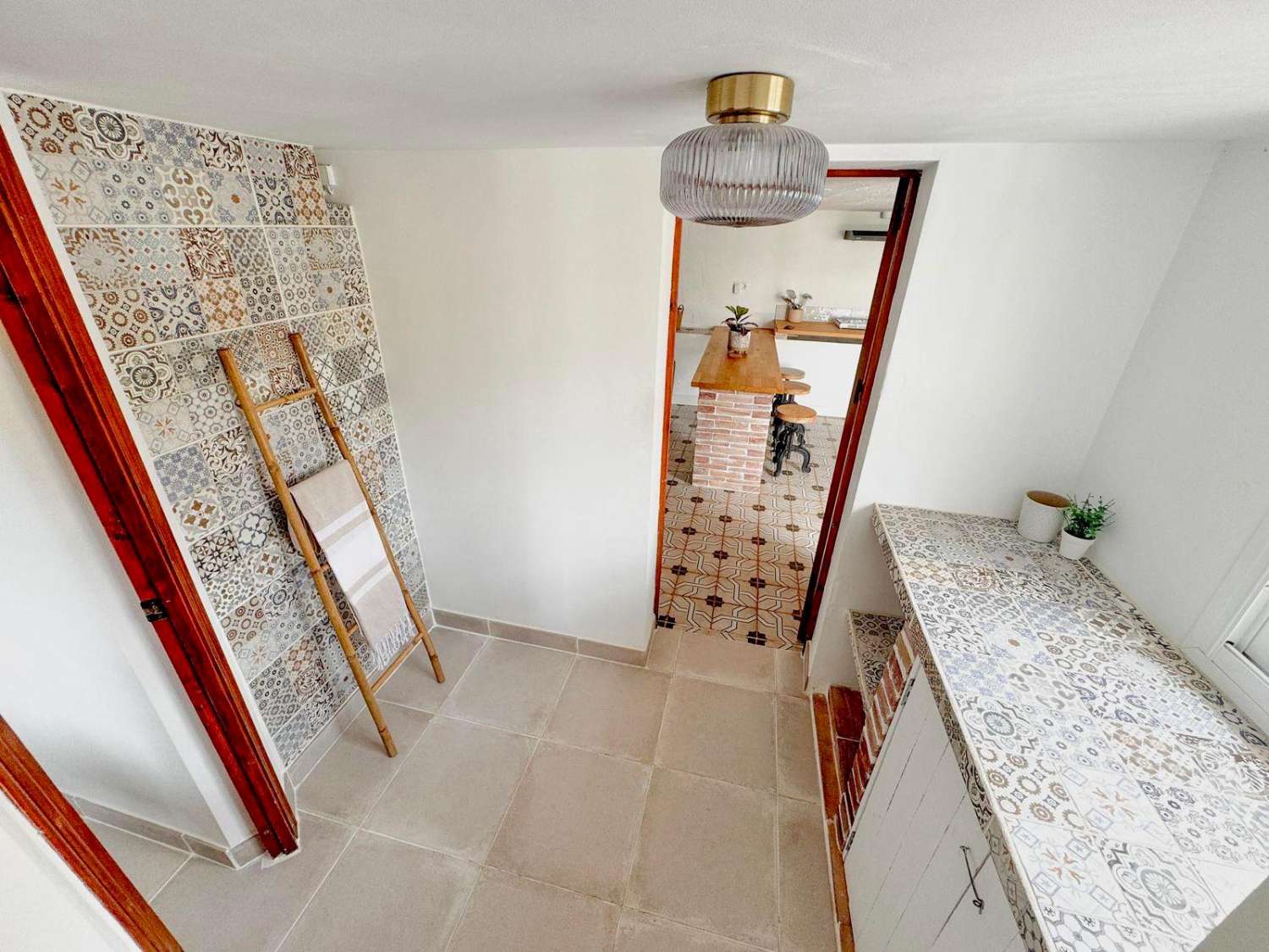 Preciosa villa en el campo con vistas al mar - a 8 mins del centro de Nerja