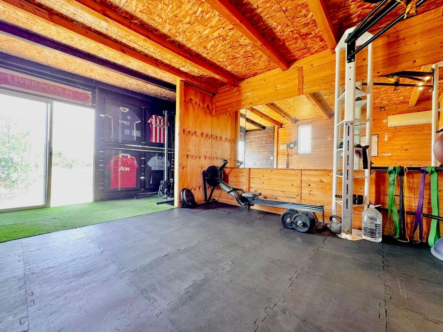 Preciosa villa en el campo con vistas al mar - a 8 mins del centro de Nerja