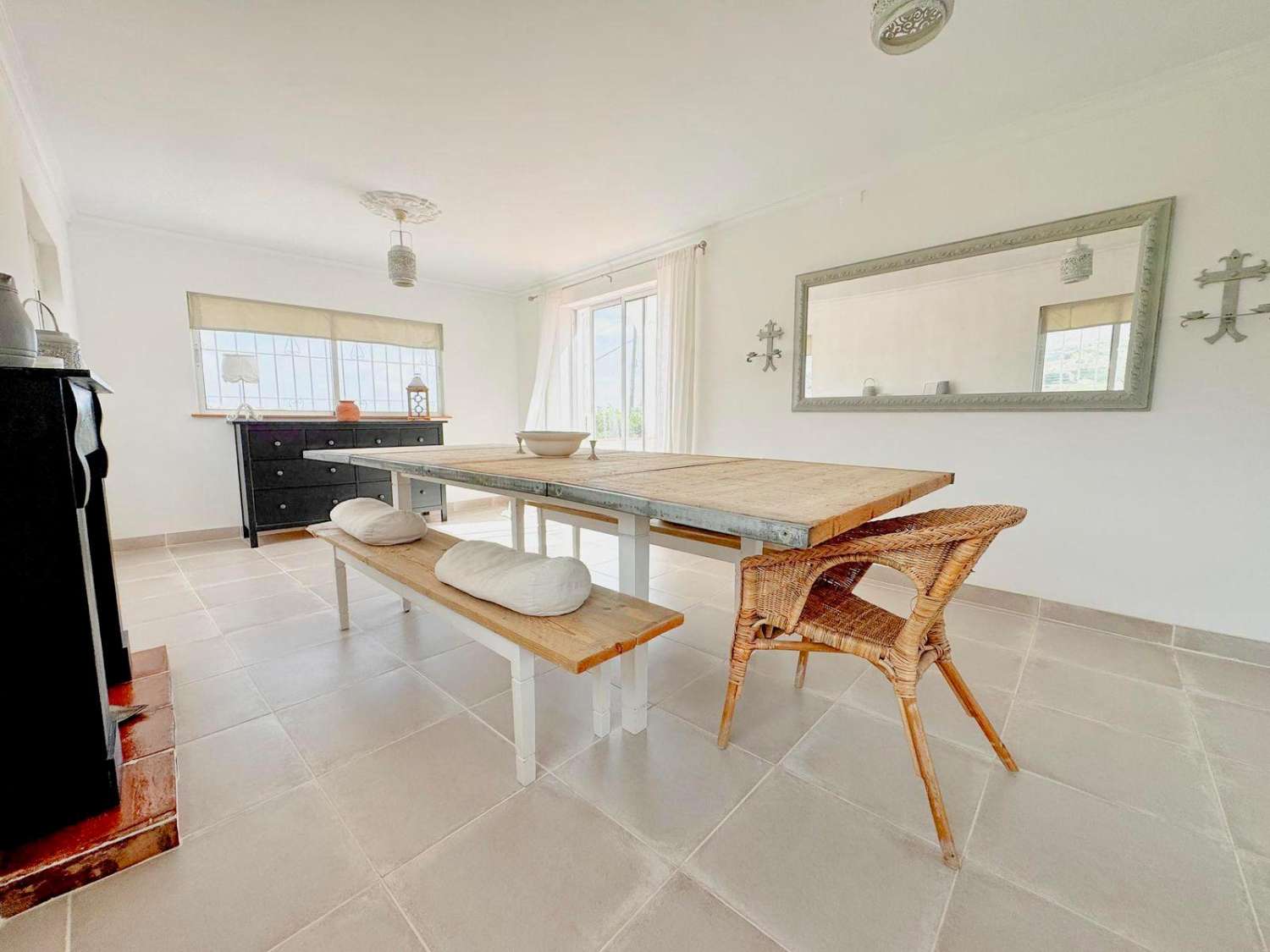 Preciosa villa en el campo con vistas al mar - a 8 mins del centro de Nerja