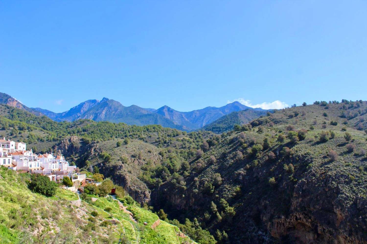 Villa semiadosada en Frigiliana - vistas al mar