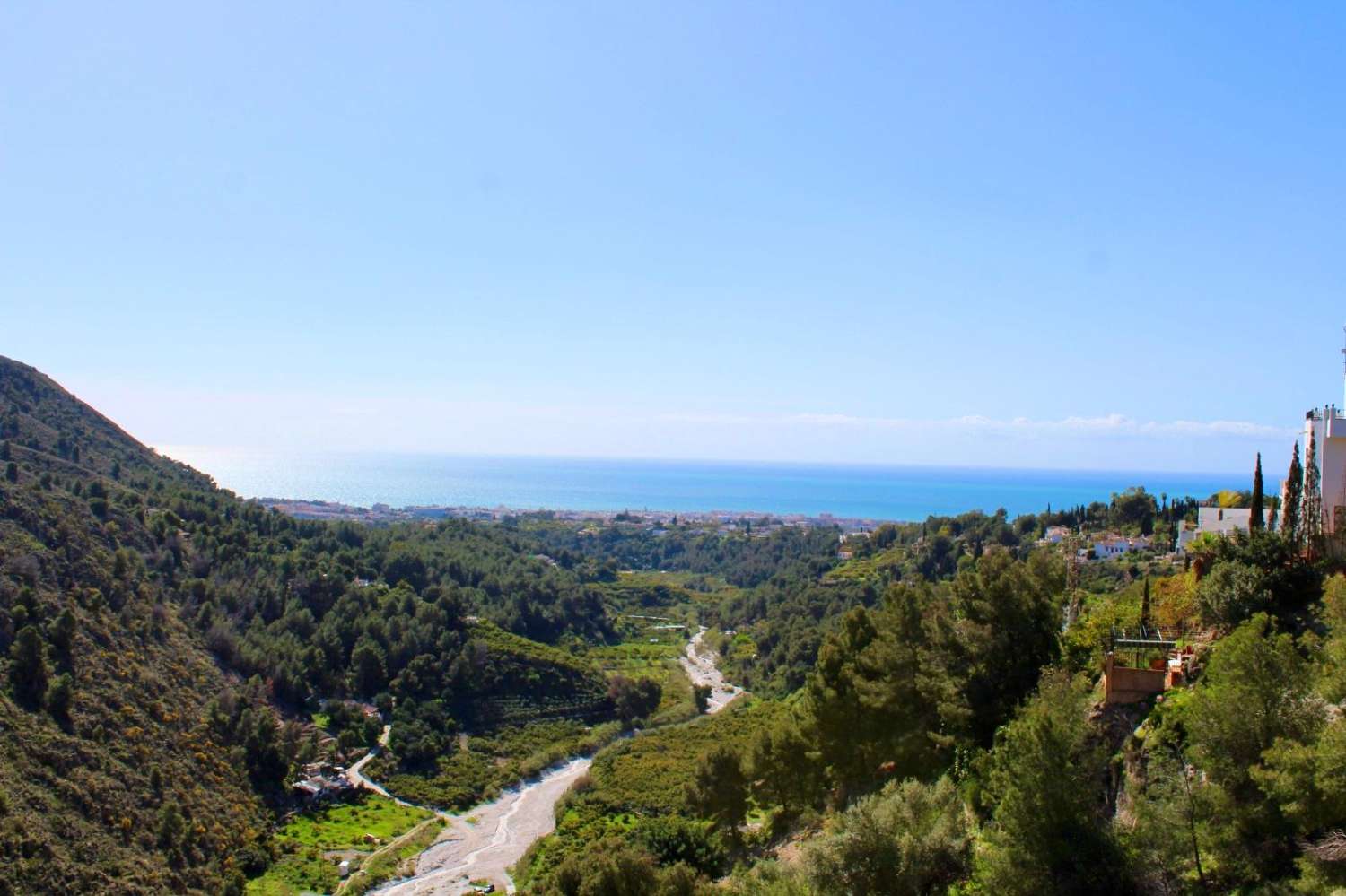 Villa semiadosada en Frigiliana - vistas al mar