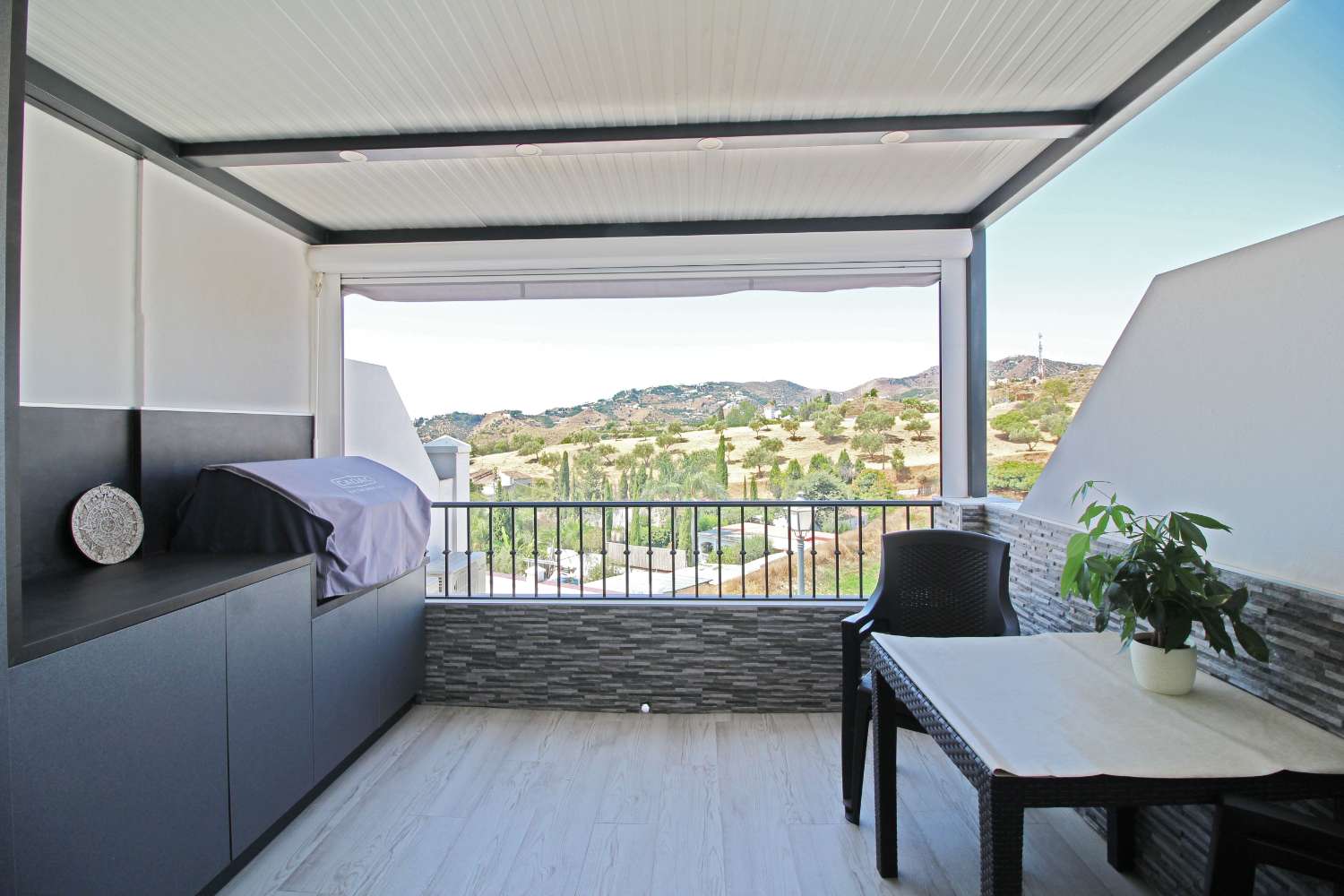 Preciosa casa adosada totalmente reformada en La Noria - Nerja