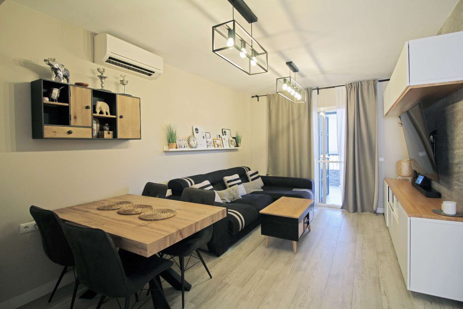 Preciosa casa adosada totalmente reformada en La Noria - Nerja