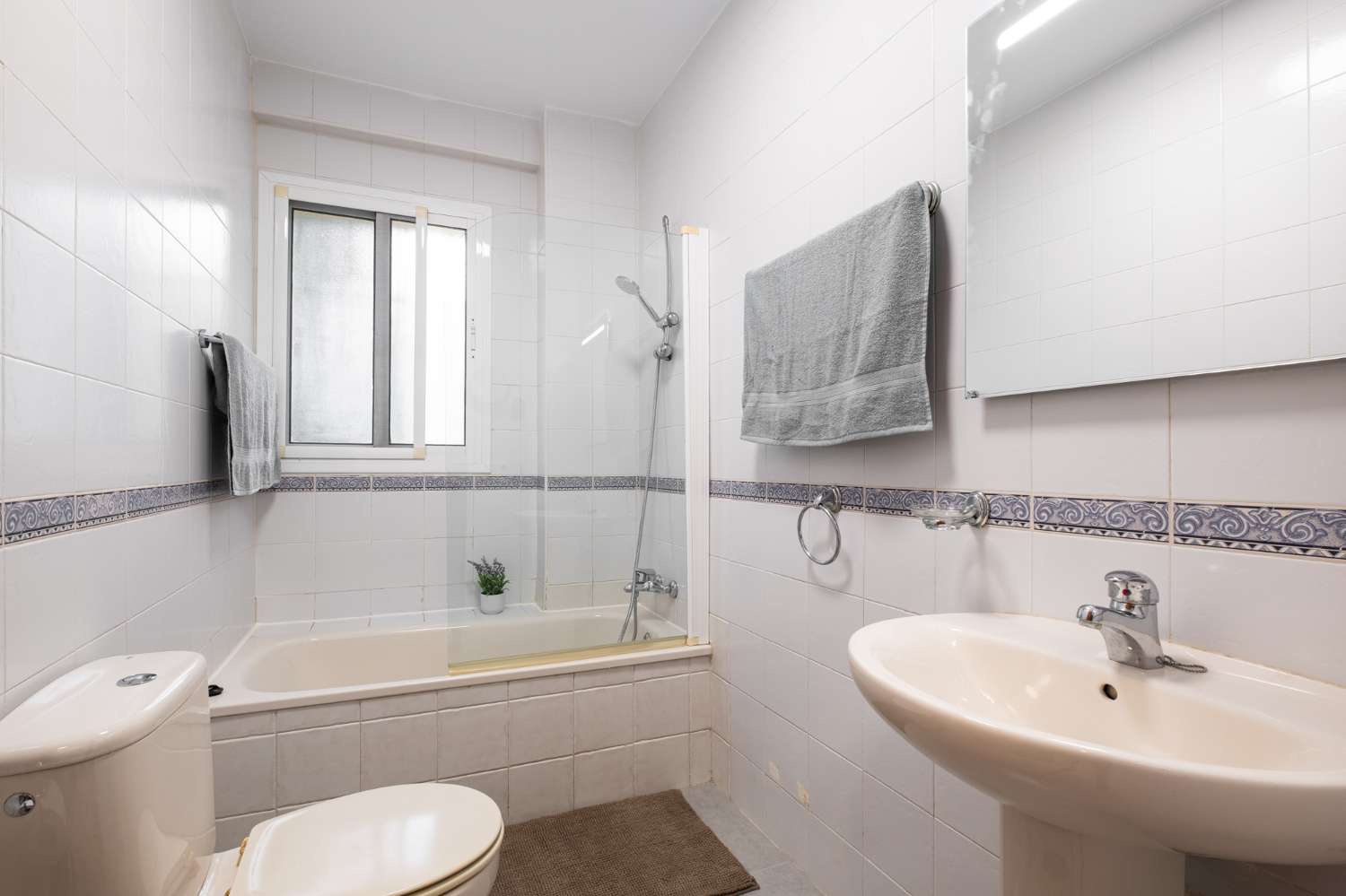 APARTAMENTO EN EDIFICIO TAHITÍ - ZONA PLAYA DE BURRIANA