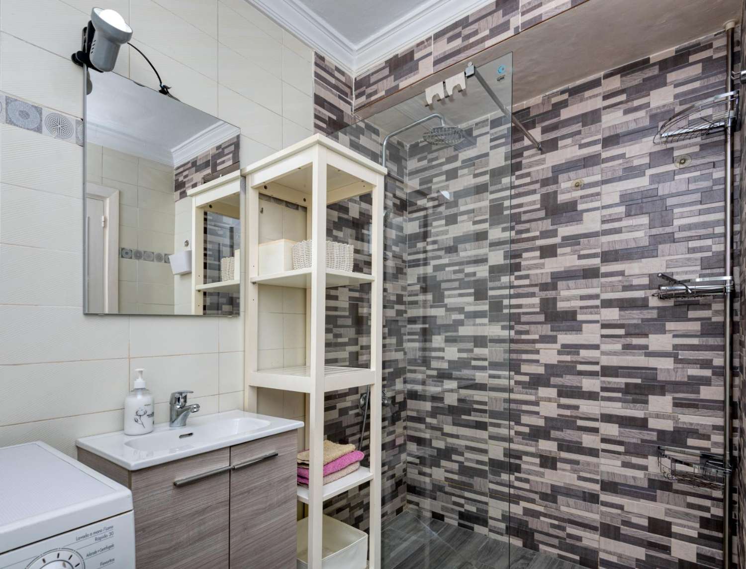 Piso en venta en Edificio Bahia, junto al Hotel Parador en Nerja