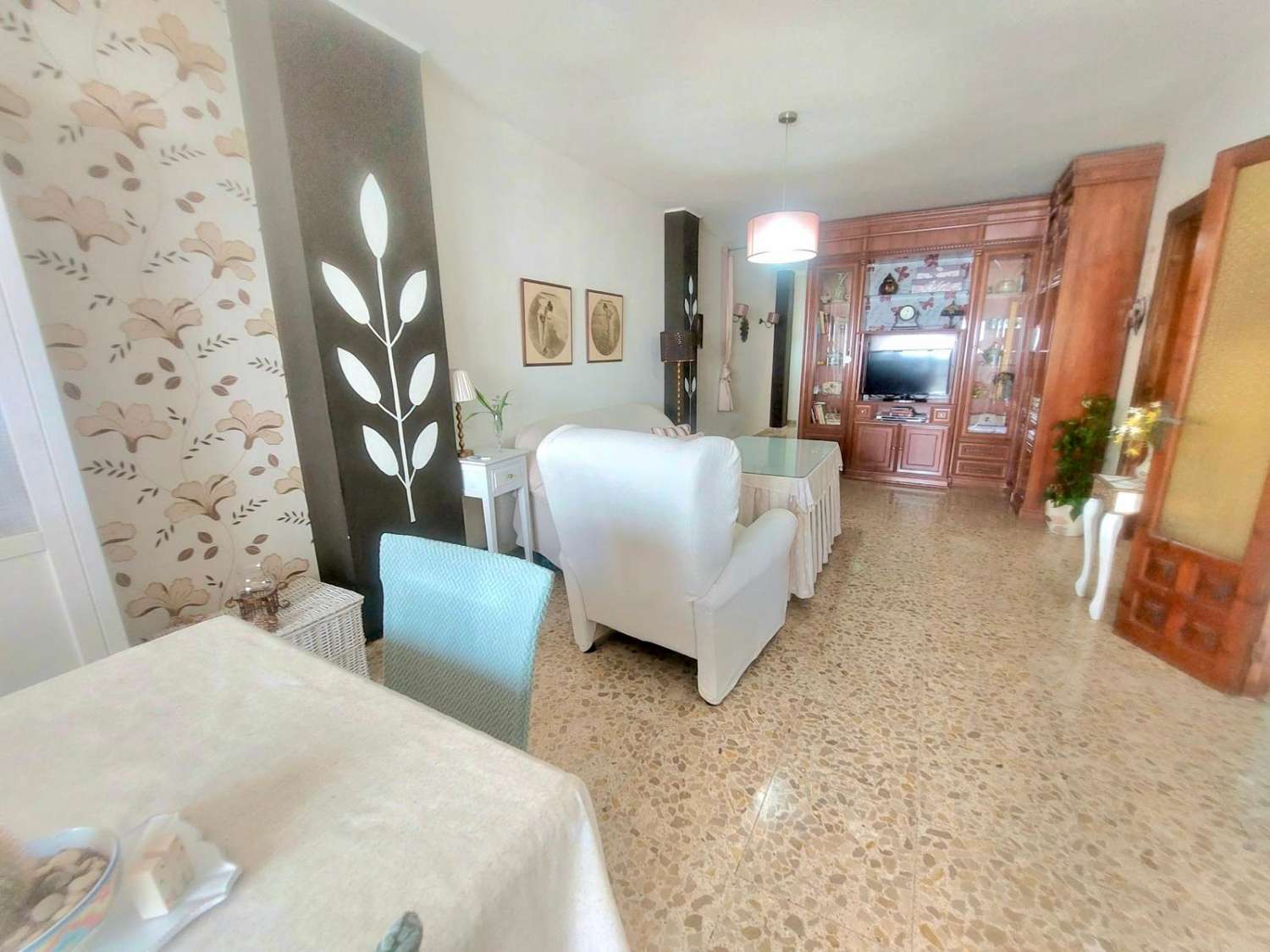 Amplio piso en venta en el centro de Nerja -  485.000 €