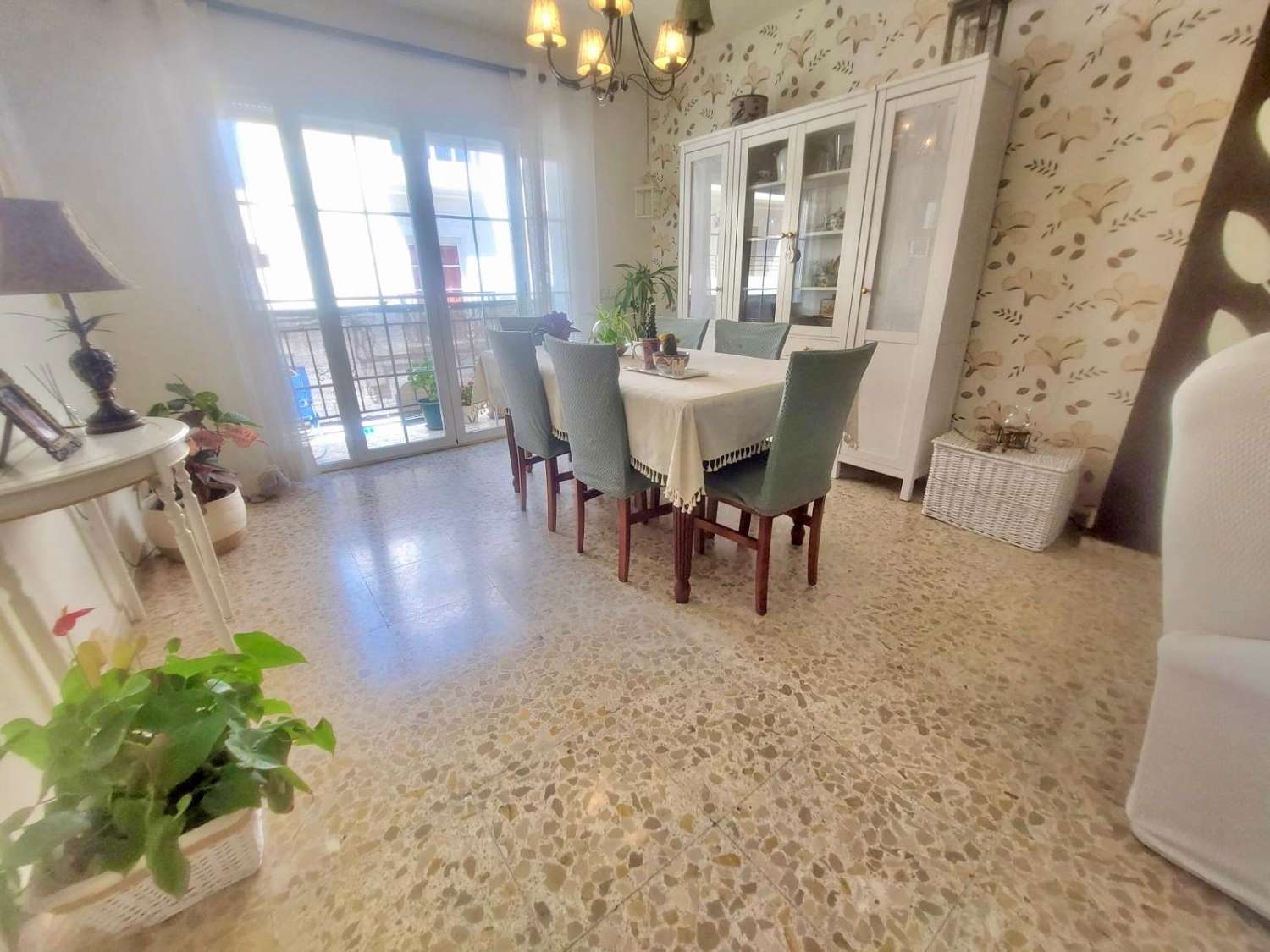 Amplio piso en venta en el centro de Nerja -  485.000 €