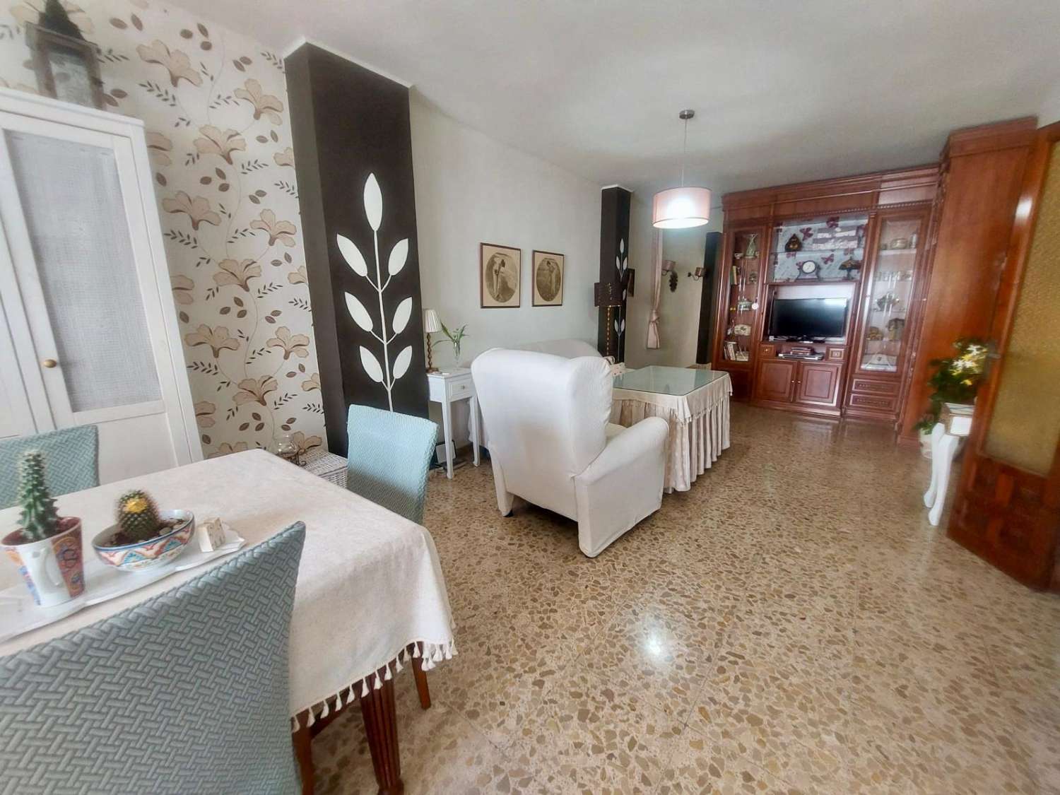 Amplio piso en venta en el centro de Nerja -  485.000 €