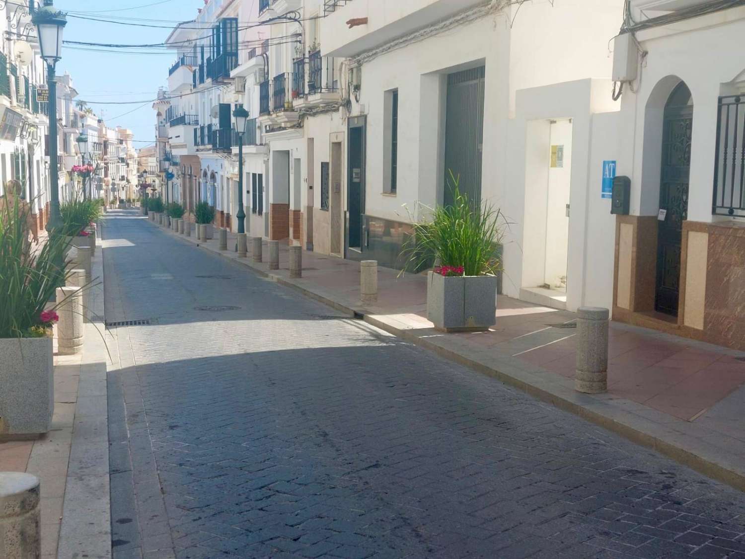 Amplio piso en venta en el centro de Nerja -  485.000 €