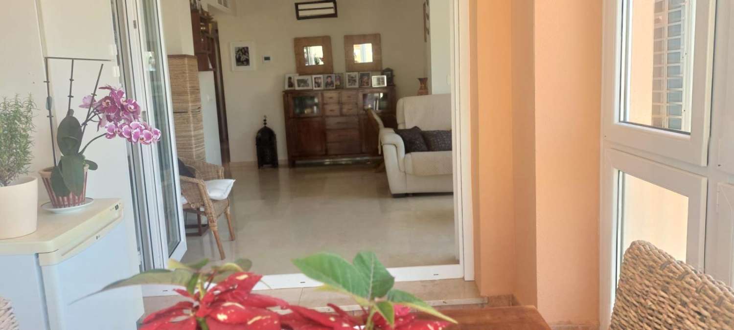 Exclusivo apartamento en primera linea de playa en Peñoncillo ( Torrox costa)