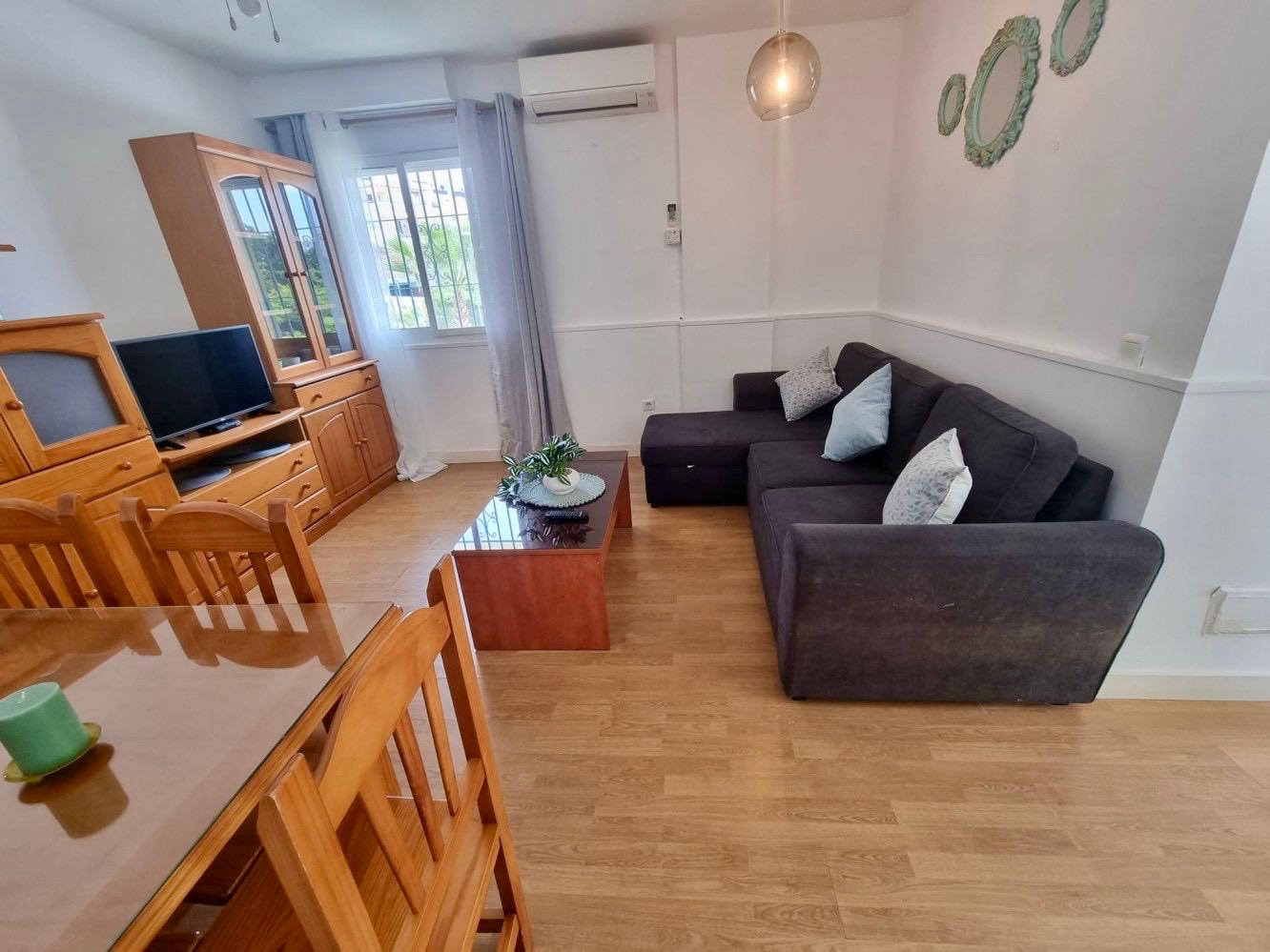 APARTAMENTO 1 DORMITORIO EN PLANTA BAJA CON PISCINA Y PARKING COMUNITARIO - BURRIANA - NERJA