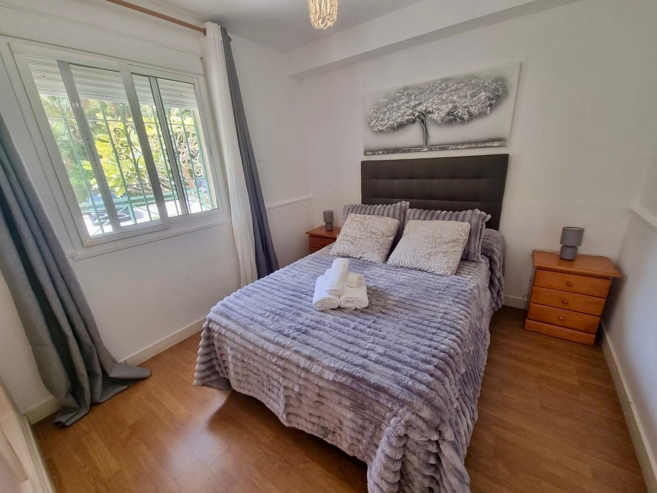 APARTAMENTO 1 DORMITORIO EN PLANTA BAJA CON PISCINA Y PARKING COMUNITARIO - BURRIANA - NERJA