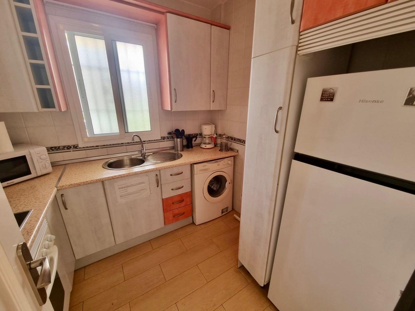 APARTAMENTO 1 DORMITORIO EN PLANTA BAJA CON PISCINA Y PARKING COMUNITARIO - BURRIANA - NERJA