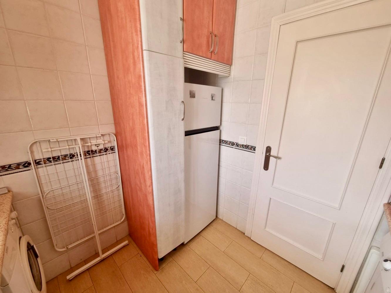 APARTAMENTO 1 DORMITORIO EN PLANTA BAJA CON PISCINA Y PARKING COMUNITARIO - BURRIANA - NERJA