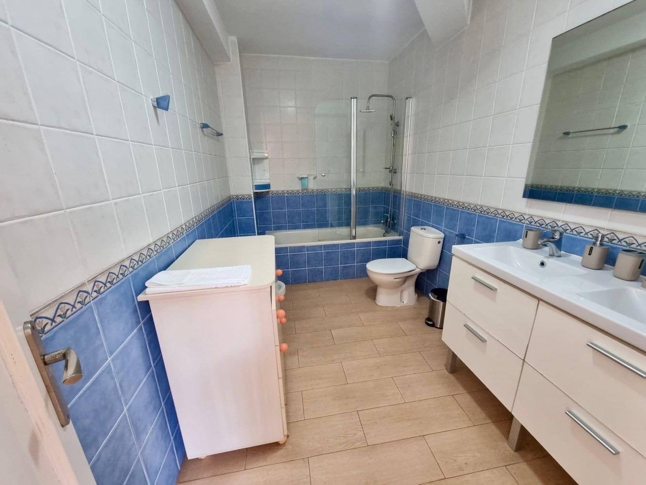 APARTAMENTO 1 DORMITORIO EN PLANTA BAJA CON PISCINA Y PARKING COMUNITARIO - BURRIANA - NERJA
