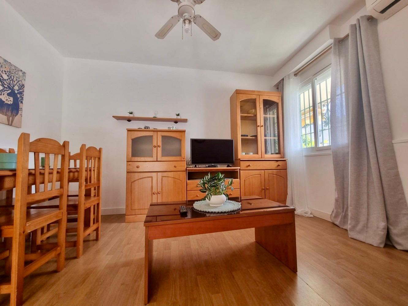 APARTAMENTO 1 DORMITORIO EN PLANTA BAJA CON PISCINA Y PARKING COMUNITARIO - BURRIANA - NERJA