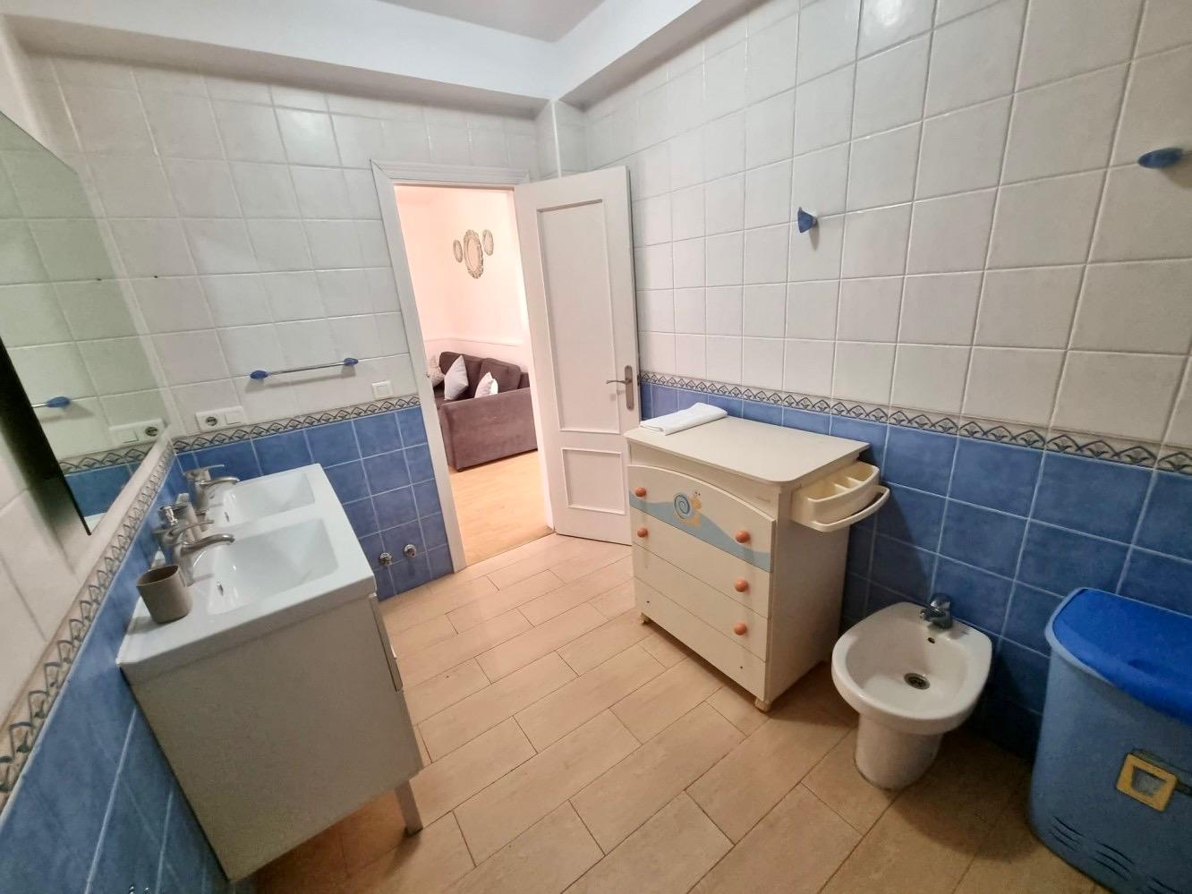 APARTAMENTO 1 DORMITORIO EN PLANTA BAJA CON PISCINA Y PARKING COMUNITARIO - BURRIANA - NERJA