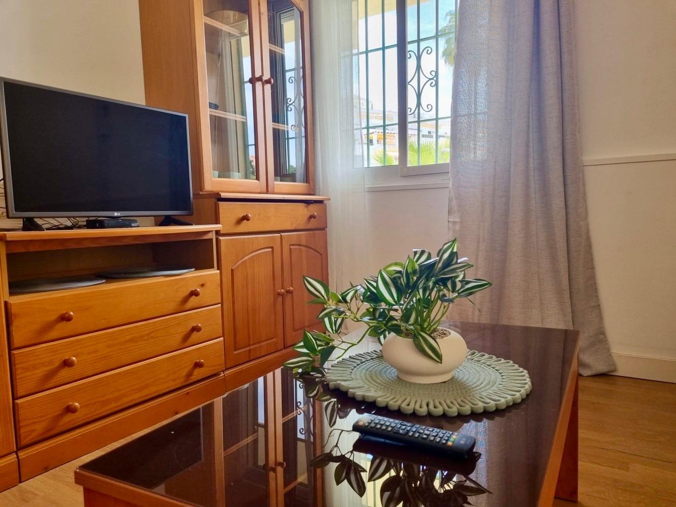 APARTAMENTO 1 DORMITORIO EN PLANTA BAJA CON PISCINA Y PARKING COMUNITARIO - BURRIANA - NERJA